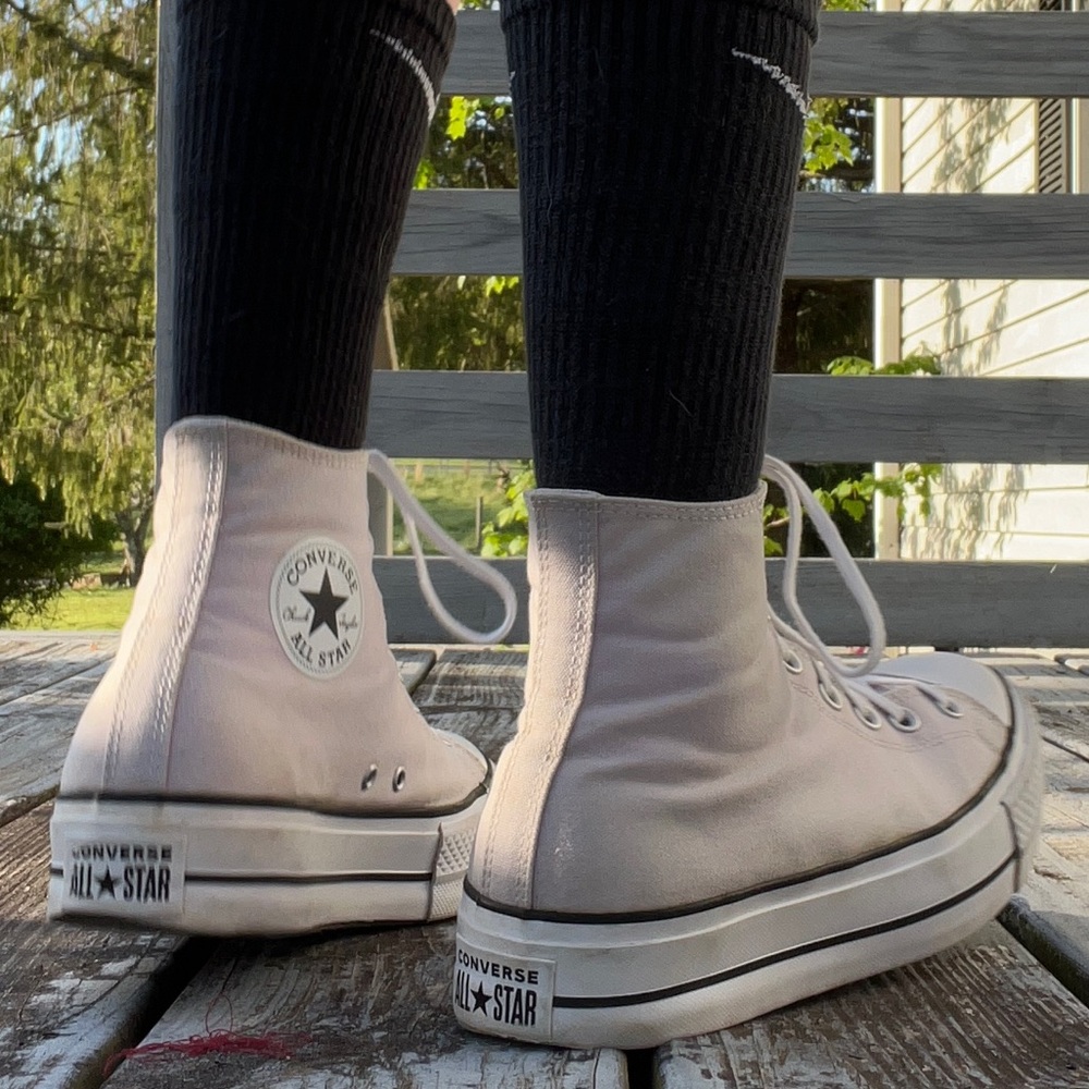 Light purple platform converse